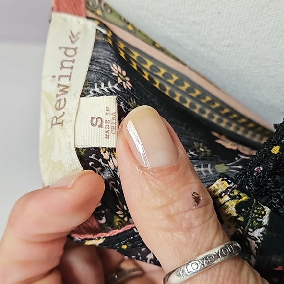 Rewind Size S Black/Floral Kimono - Picture 3 of 5